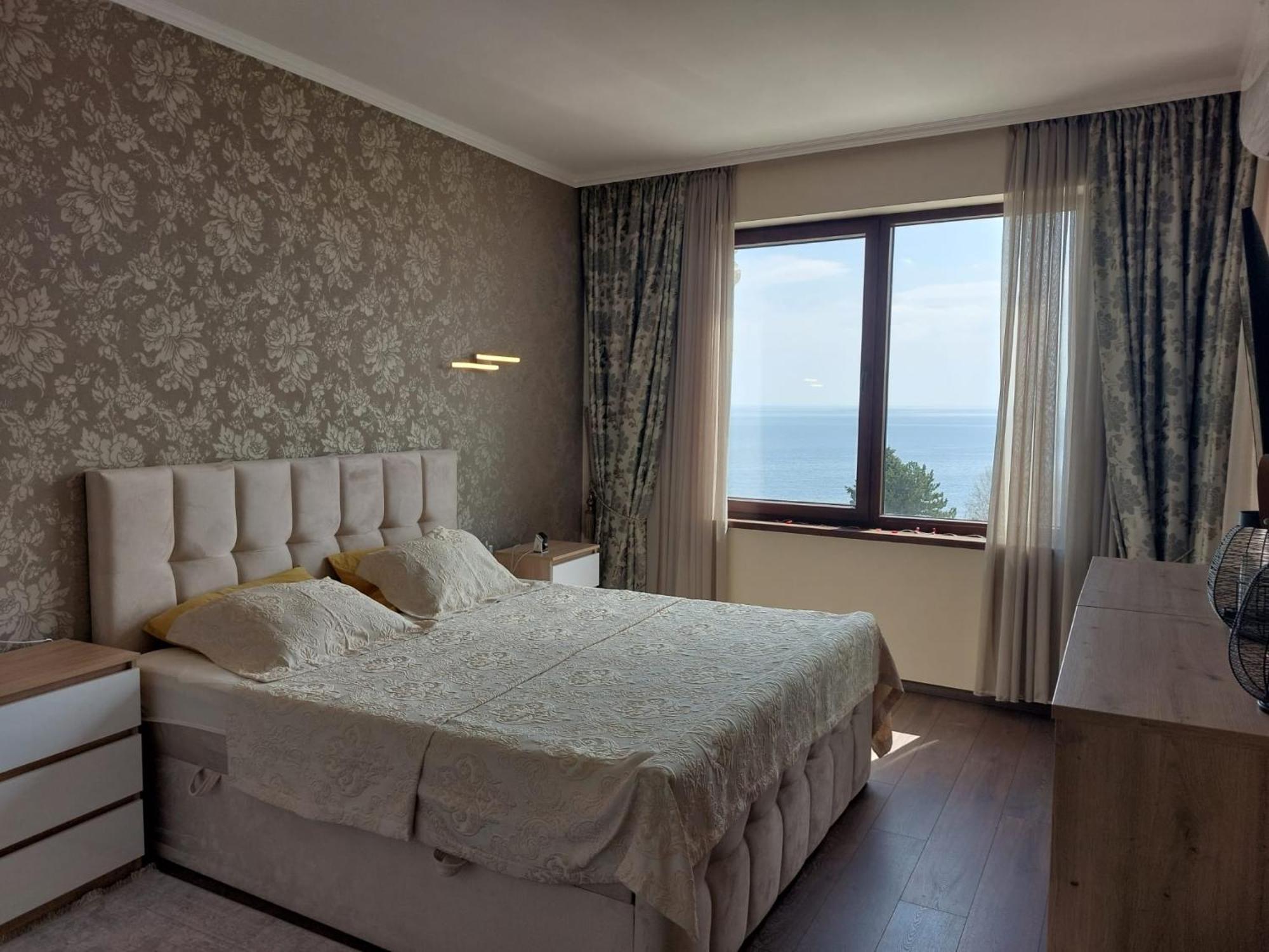 Luxury Penthouse Apartments At Valencia Gardens Burgas ภายนอก รูปภาพ